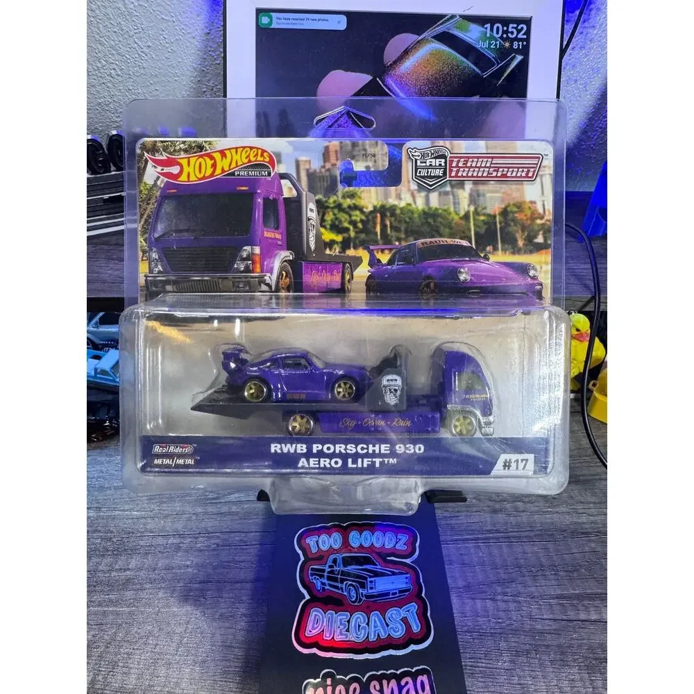 Hot Wheels Team Transport #17 RWB Porsche 930 Aero Lift